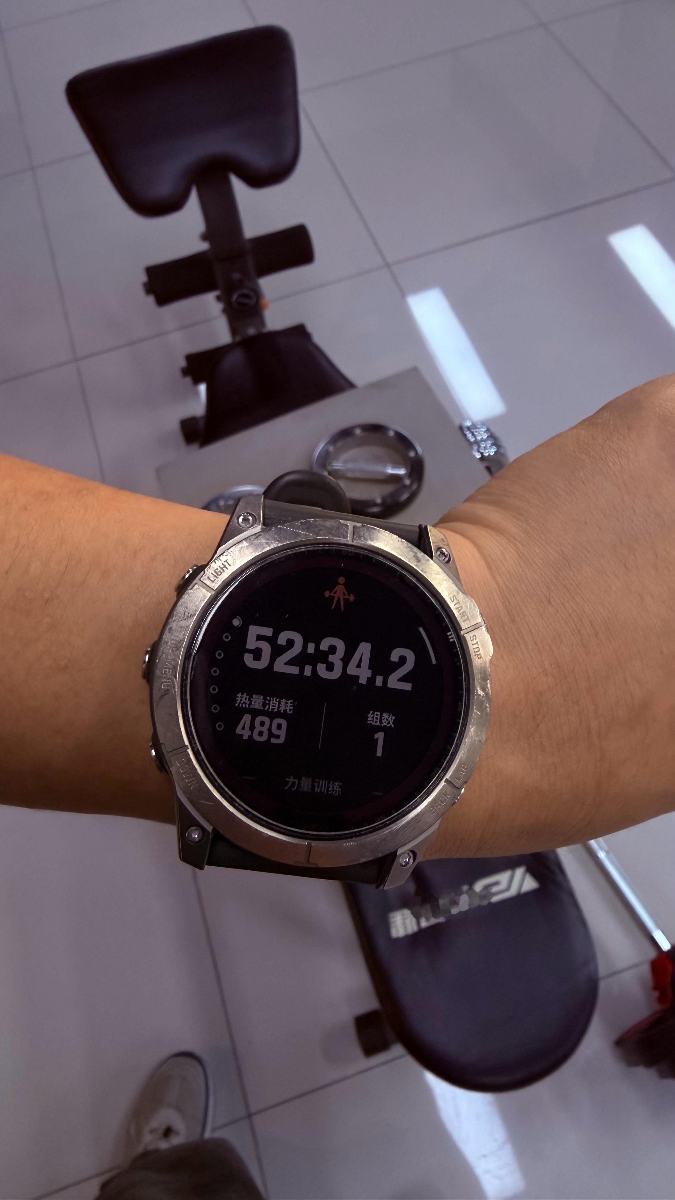 午间打卡结束！每天坚持一小时肌肉保持均衡！摄入要与消耗成正比！不吃科技！遵循自然