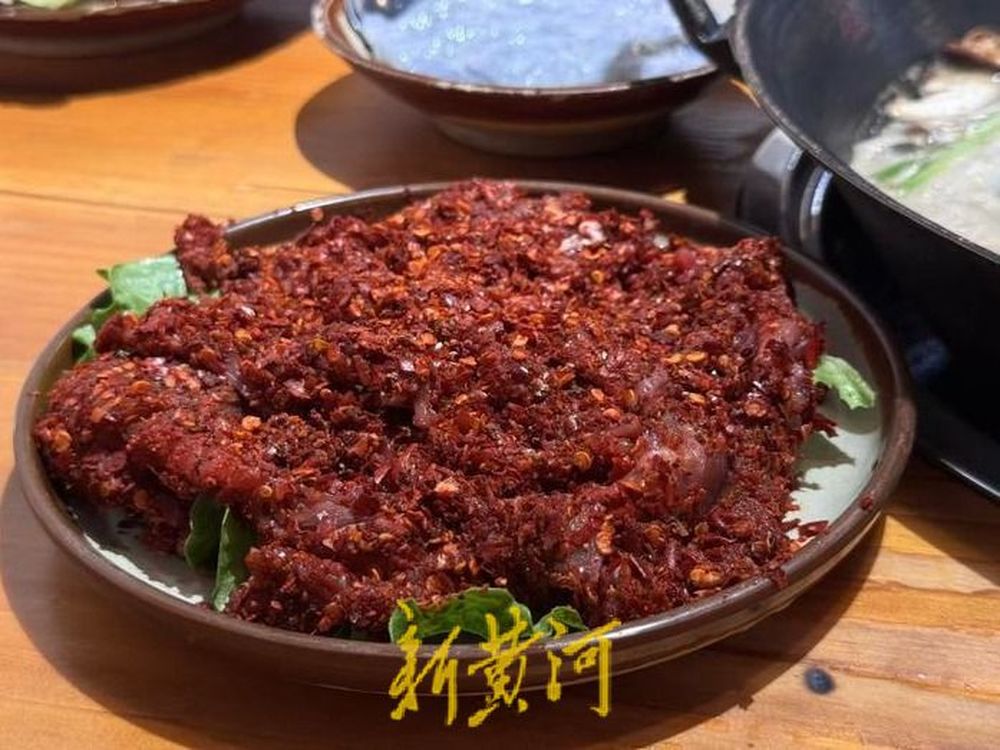 火锅店“腌制肉”走红, 部分肉类20余种添加剂, 商家称“用辣锅一遮都一个味”