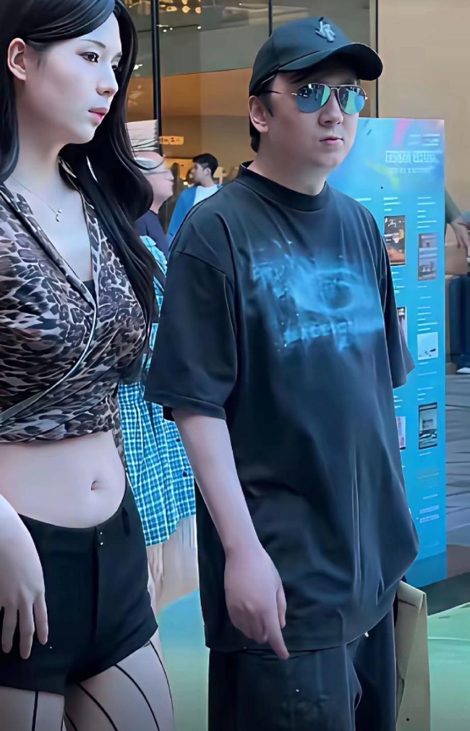 现在都有人模仿王总了！别说还真像！