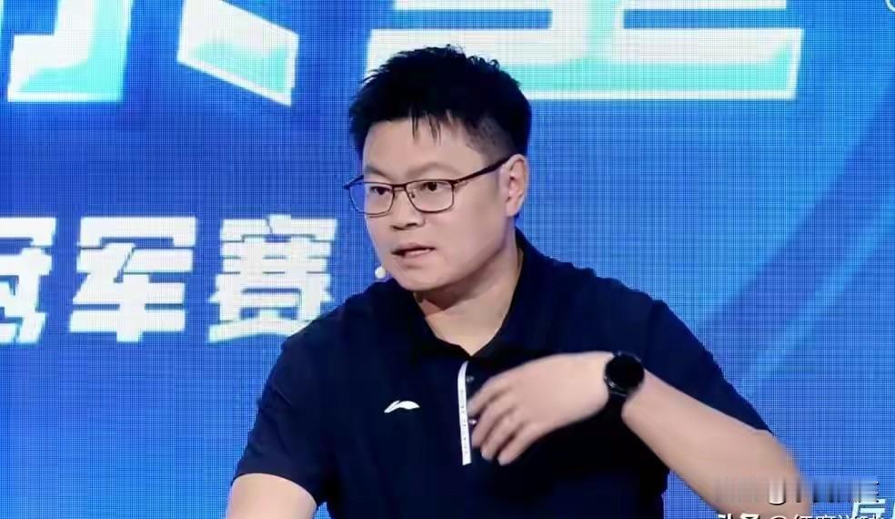侯英超这样评价陈熠与张本美和的决赛。他说，陈熠这场球没有输给对手张本美和，而是