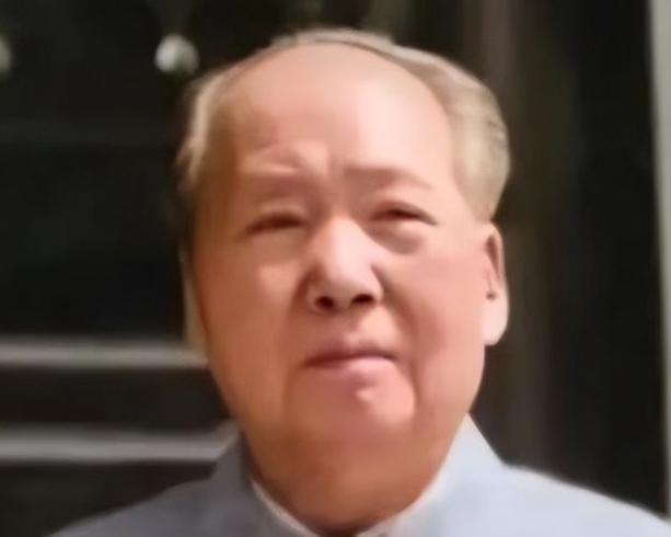 [狗头]1975年，已经82岁高龄的毛主席突然说：功德林里的国民党战犯，都放了算