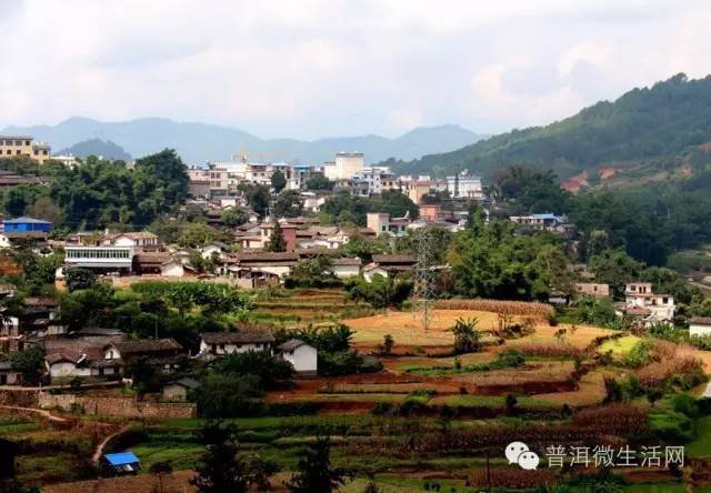 1958年从普洱县划人墨江县,1988年改为通关镇,世居民族有汉族,哈尼族