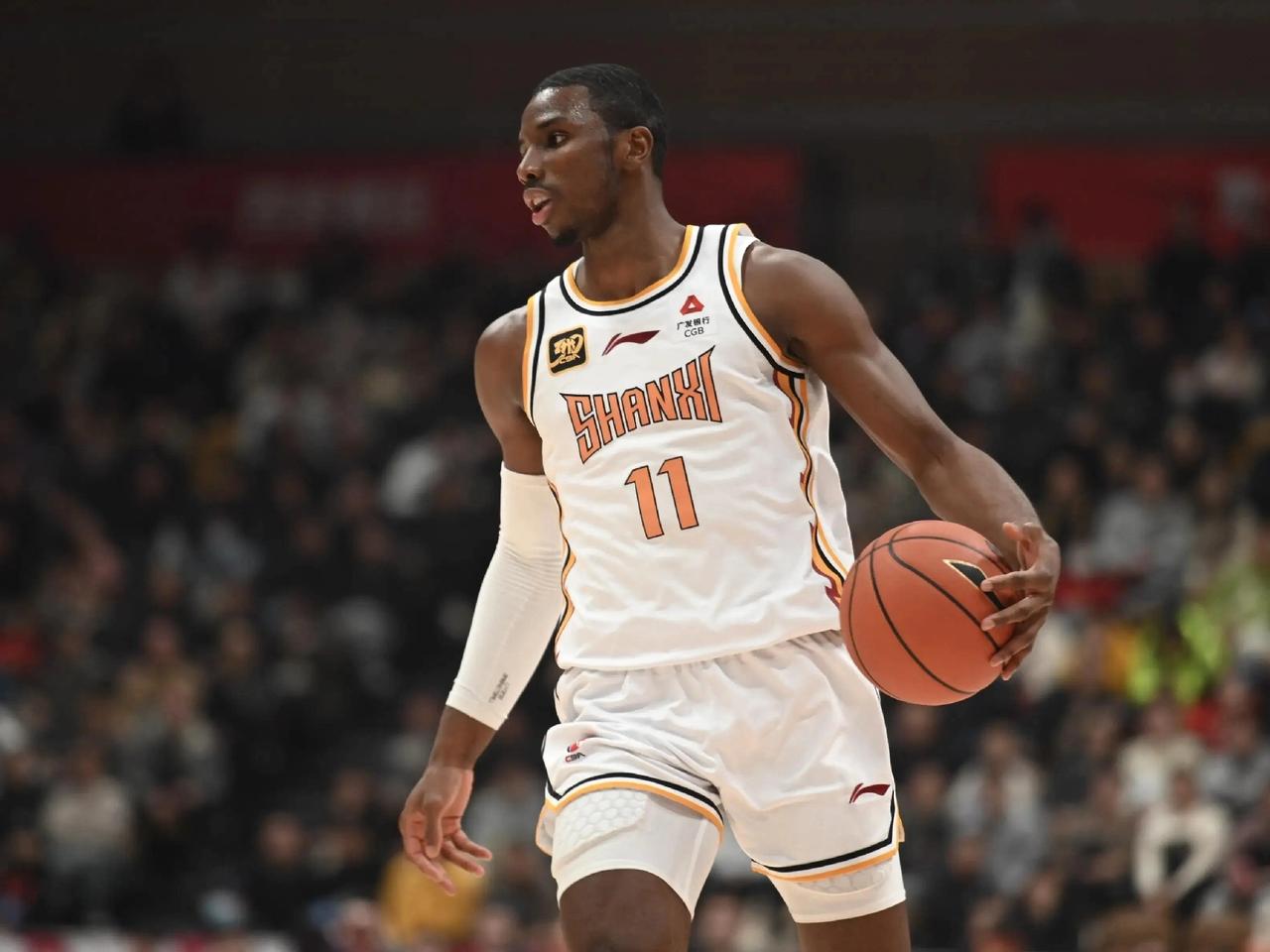 CBA最新消息：据知名篮球自媒体人球圈赵探长发文谈到了山西外援迪亚洛，除了对迪亚