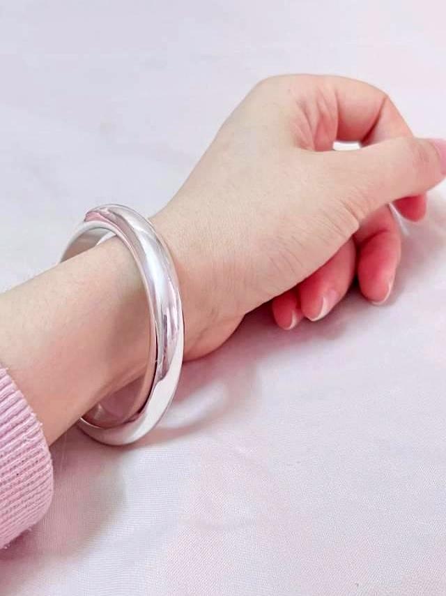 央视又爆雷。20家店21副“银耳钉”，17副压根没银，镉飙到92.8%，