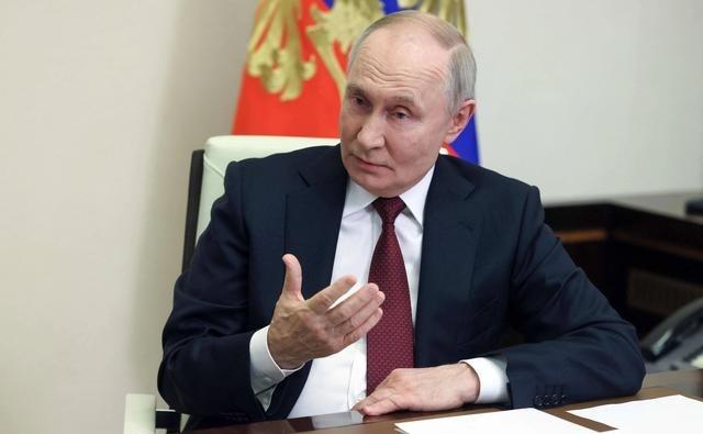 普京笑了：我在战场上能拿到的东西，为什么要花钱买？俄军已经在顿巴斯扎下了根，数千