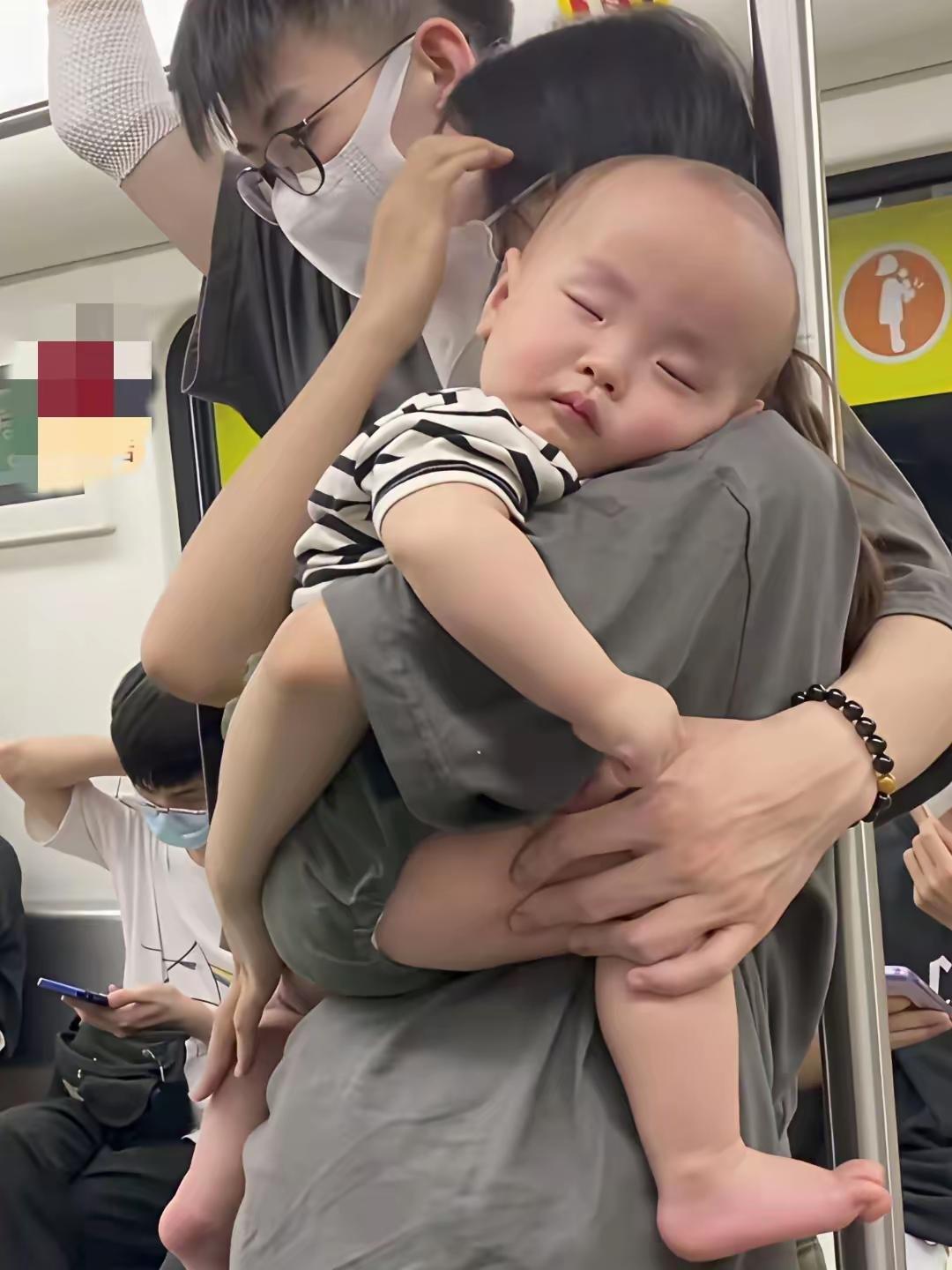 说话我真佩服成都的公交车总公司，每一辆，每一趟公交车在起步时。都会听到成都美女那