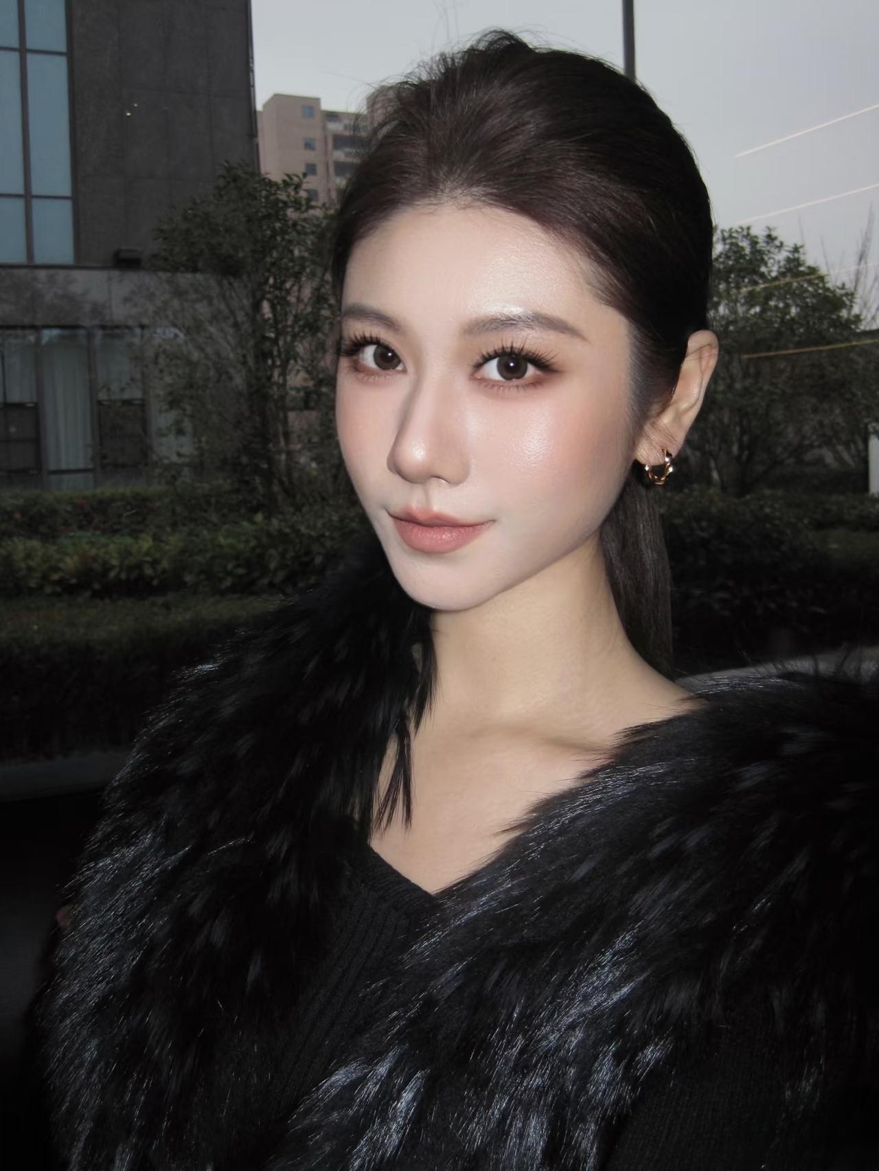 看看气质女神的穿着搭配吧