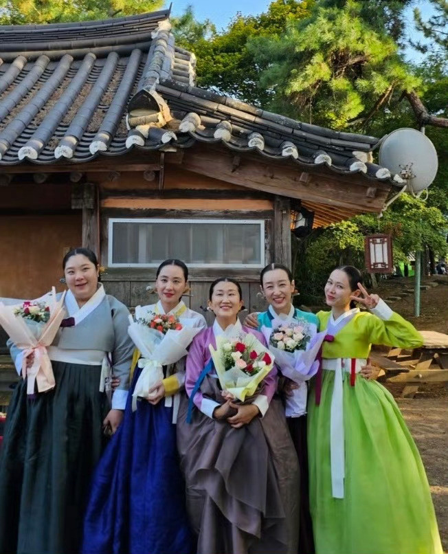 孙艺珍片场掉落的赵夫人花絮