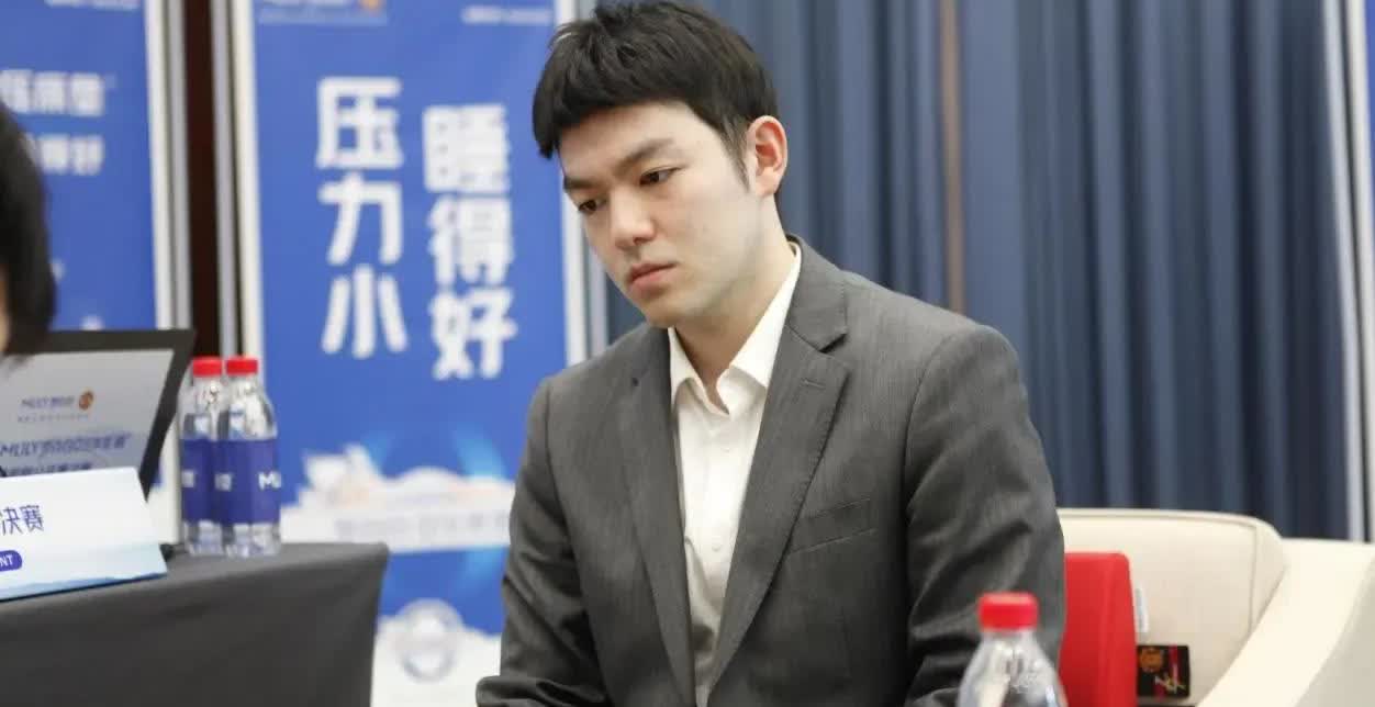 第六届棋圣战32强赛刚刚结束世冠大战！李轩豪执黑险胜王星昊！不知道是不是