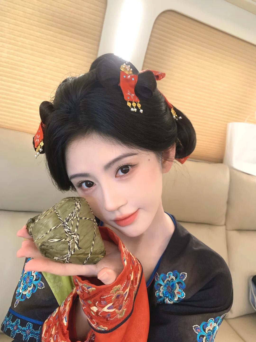 咦？好大一个粽子啊