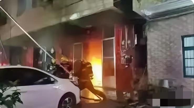 广东的汕头火灾当事人吴某某的女儿说“我不知道他们为什么没跑出来？”其实不单单