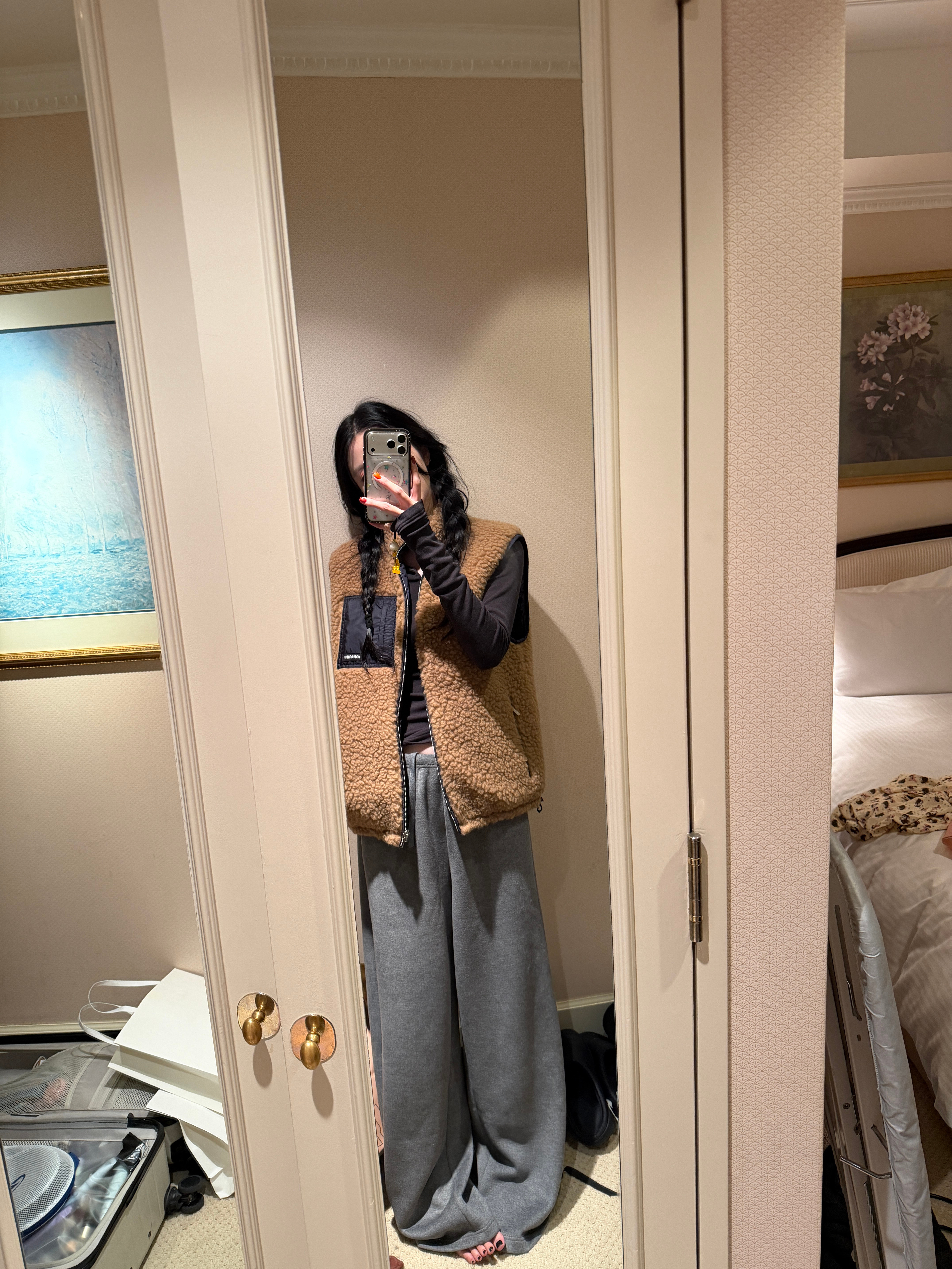 新买的miumiu羽绒马甲是不是很不错！​​​