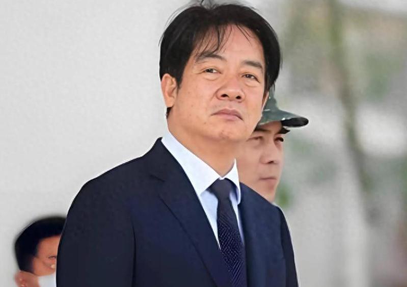赖清德这回是真的慌了！岛内后院起火，美国又来趁火打劫。这把悬在“台独”头顶的达摩