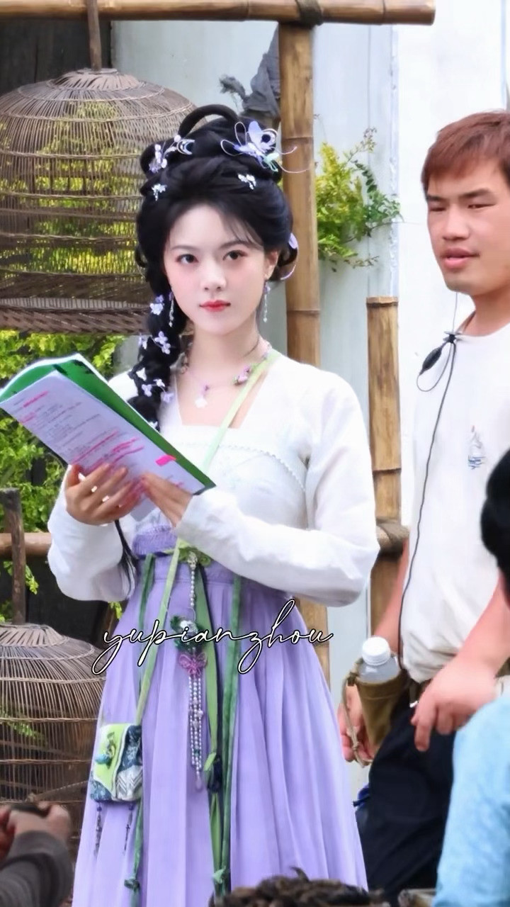 听雨宝宝你是花仙子🧚♀️赵今麦一念江南赵今麦侧麻花花仙子造型