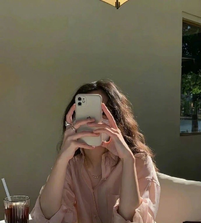 “记住：哪怕你挣的都是小钱，但也都是你的保障，你的底气。就算步伐很小，也是在步步