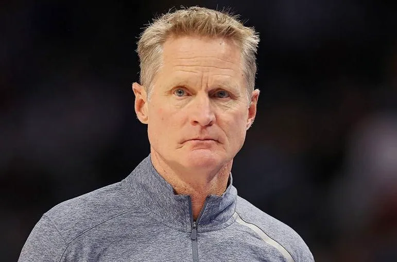 其实到目前为止，只有一个人可以救火箭当然，我不是说这个赛季，这个赛季已经完了