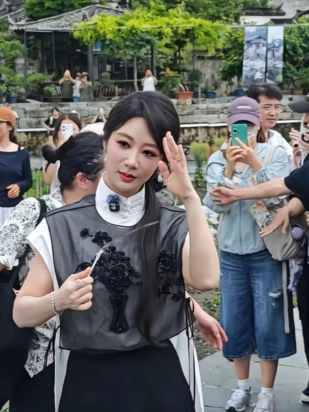 杨紫没有滤镜的情况下，已经可以看出年纪了