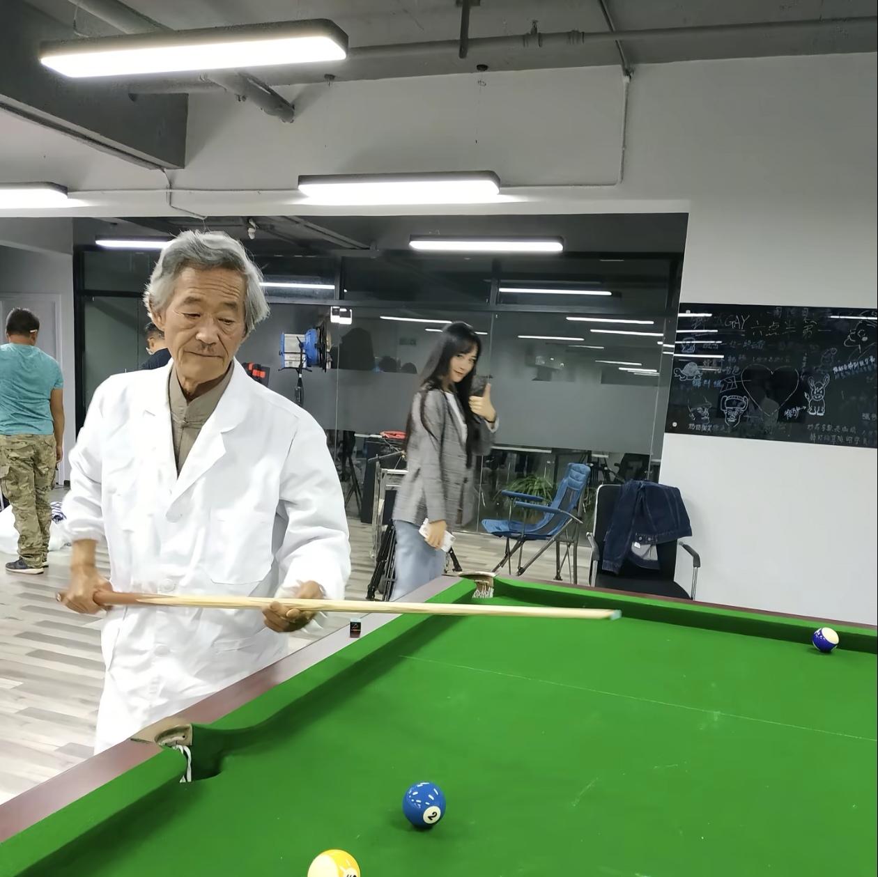 陈翔六点半“妹爷”逝世，米线儿的一个点赞让人泪目，球球在飞机刚落地就发文悼念，原
