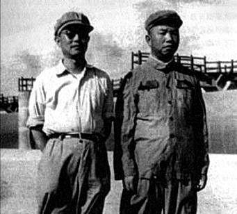 中原突围筹划阶段，中原军区两位副司令员王震与王树声，为突围路线爆发激烈争执。王震