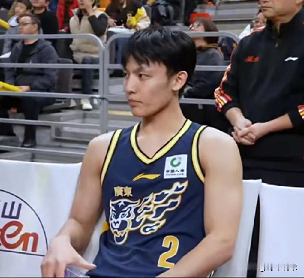 关键时刻的四大功臣，少一个都赢不了！1、陈家政，比赛胶着之际在最后4分48秒