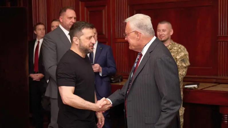 美国驻乌克兰特别代表的基思·凯洛格，突然临阵倒戈，对泽连斯基施加“压力”！