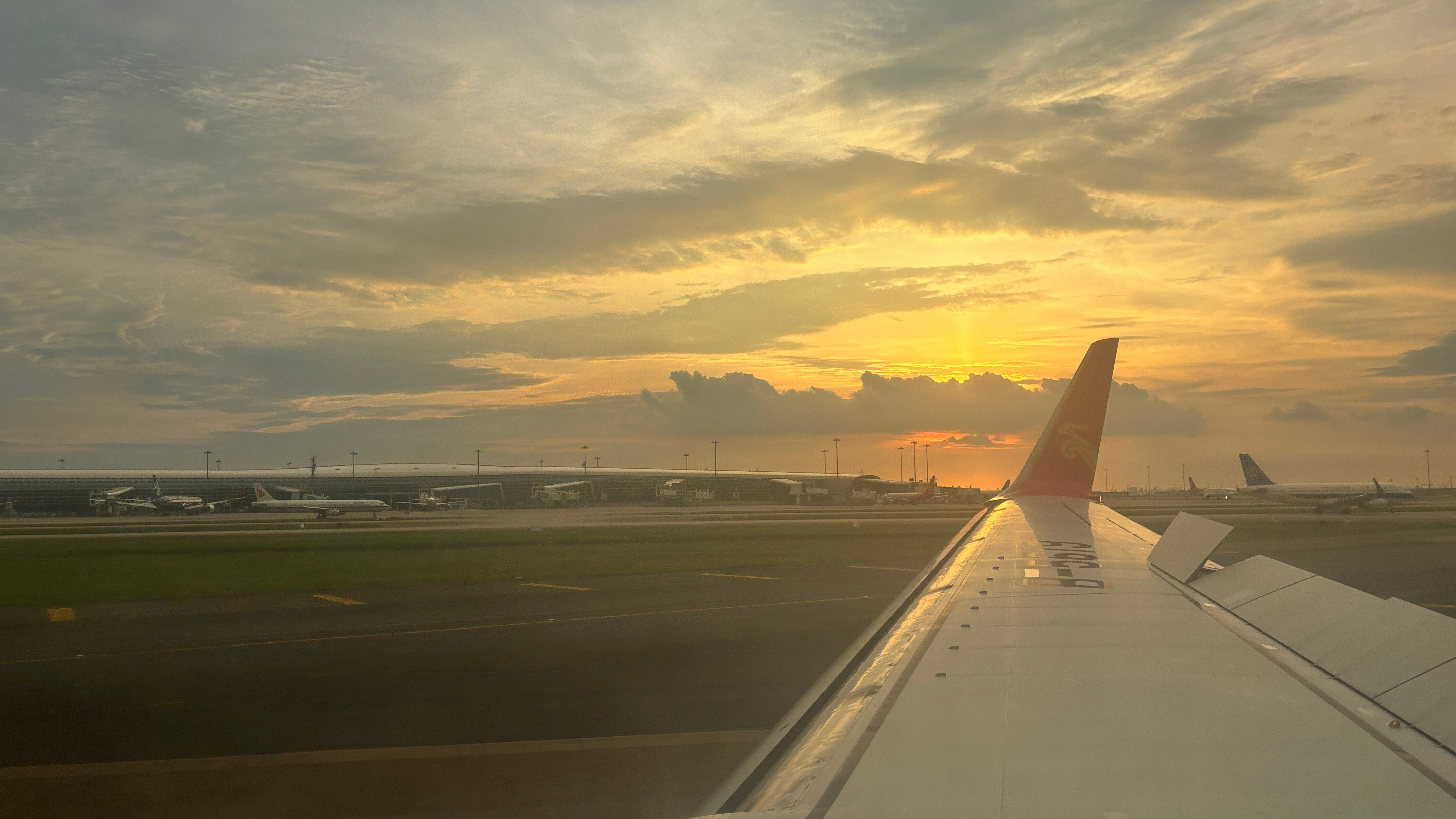 降落时的夕阳很美角度不佳尽力了​​​