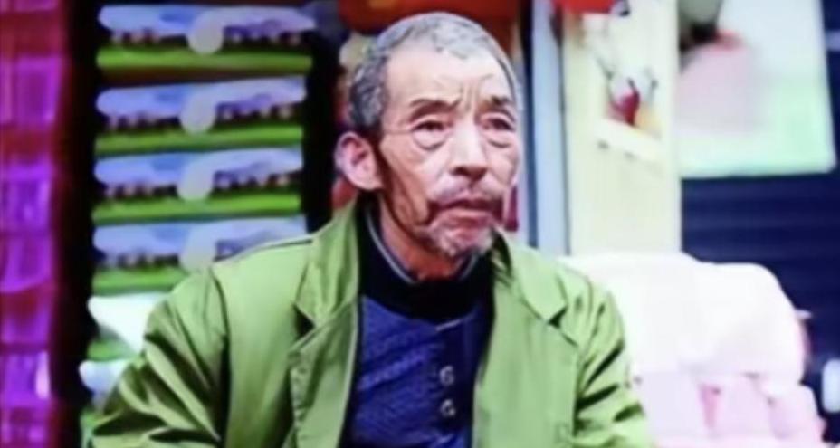 [点赞]1992年，武汉街头的煎饼摊主捡到2个女婴,他终生未娶，二十年后，女儿