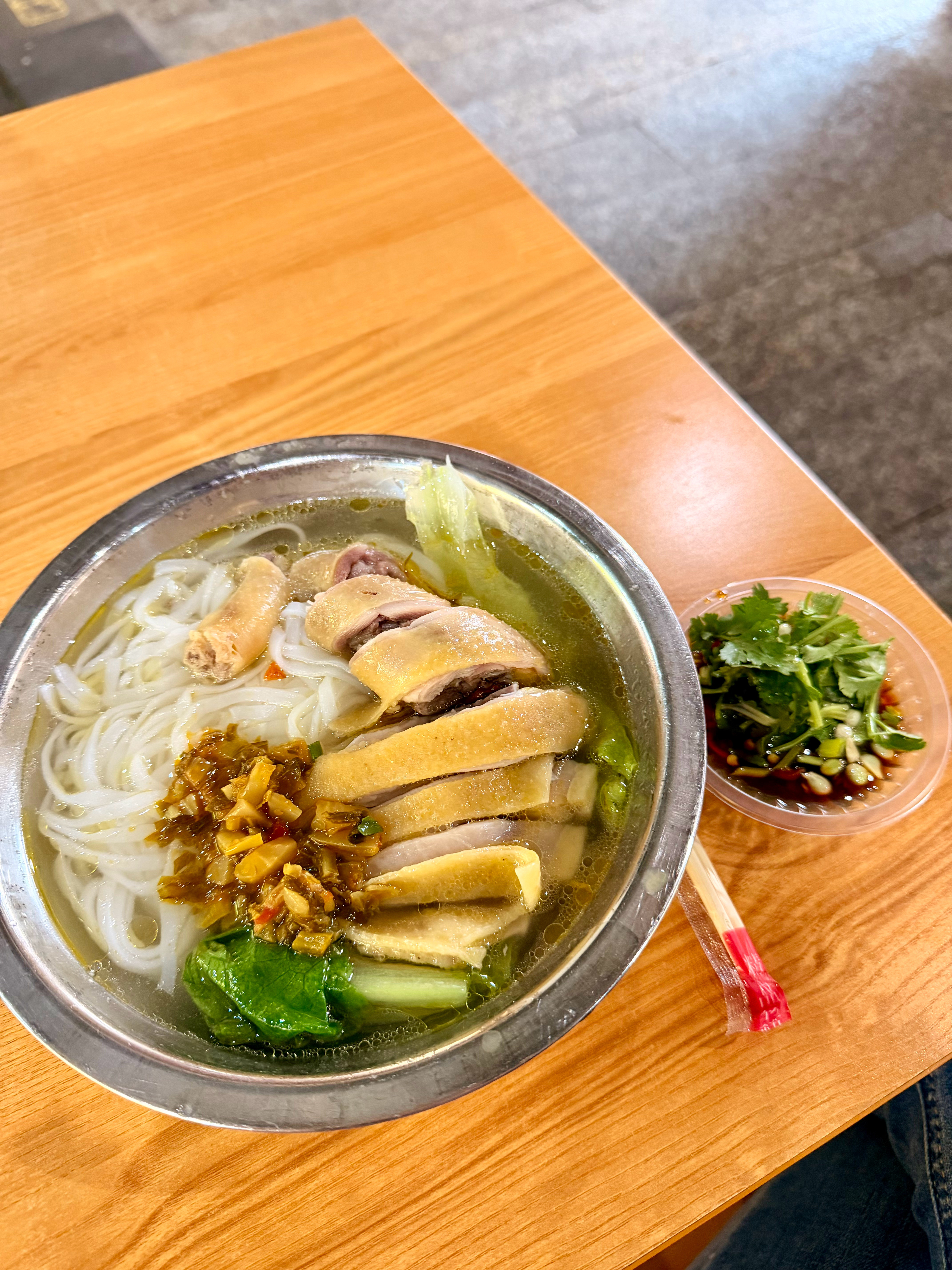霜霜の日常碎碎念我的妈呀…广西粉太权威了…🍜拍摄完赶高铁在展馆对面