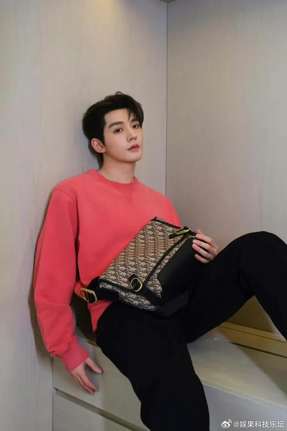 邓为也为迪奥代言，我为邓为代言