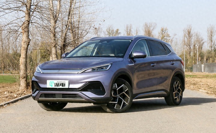 元PLUS突然变后驱了，800V快充真能25分钟搞完？，比亚迪这波到底在憋什么大招。