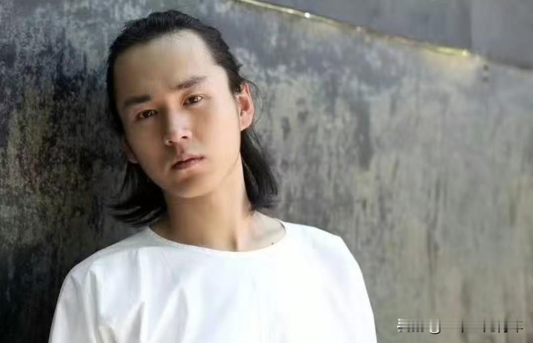 古二爆料里容易被忽视的一个细节，他爆了这么多，为什么没有胡歌相关的？他是男主