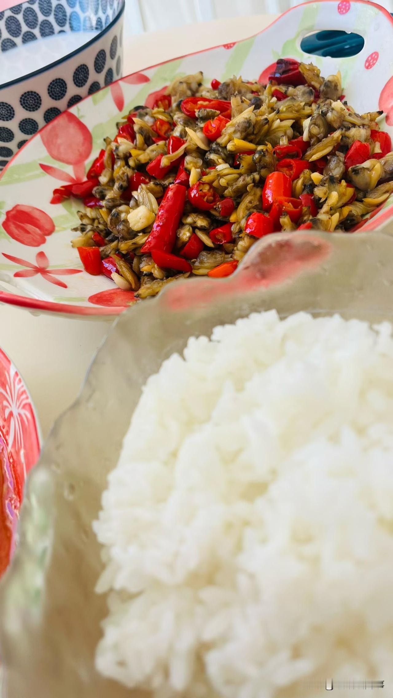 55岁中年老少女要是离婚了或者丧偶了，最好还是自己过，一定不要轻易动找伴儿搭伙过