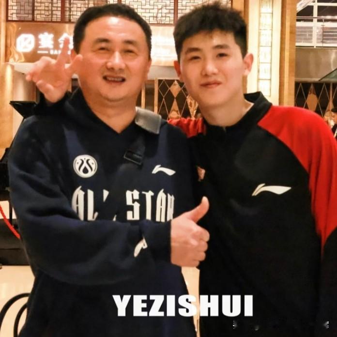 李晟身为国家级篮球裁判，也是最合格的好父亲，对儿子李悦洲重在心智与眼界的培养。