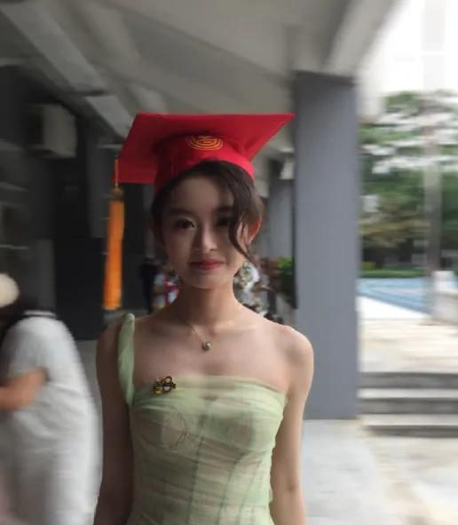 大瓜！“天价耳环”女主父亲情况曝光！家人们，“天价耳环”黄杨钿甜父亲有新动