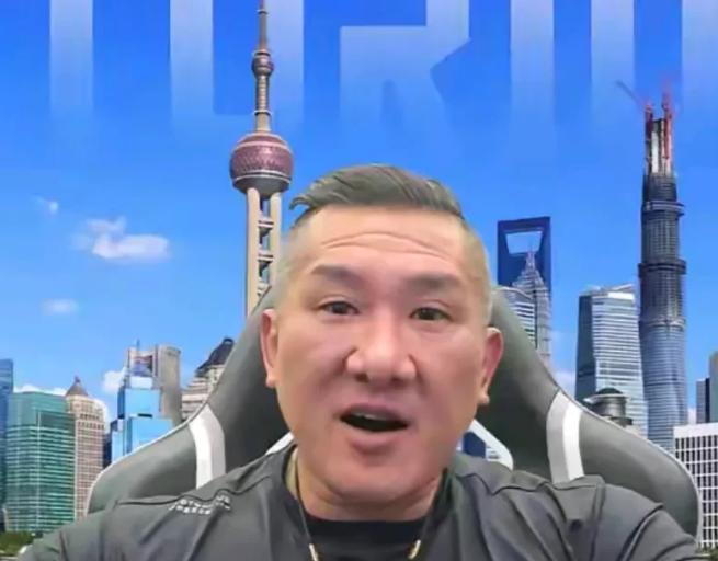 于北辰怒批馆长，说馆长姓陈不姓赖，为什么去人家祖庙，馆长回应，他下一步计划让于北