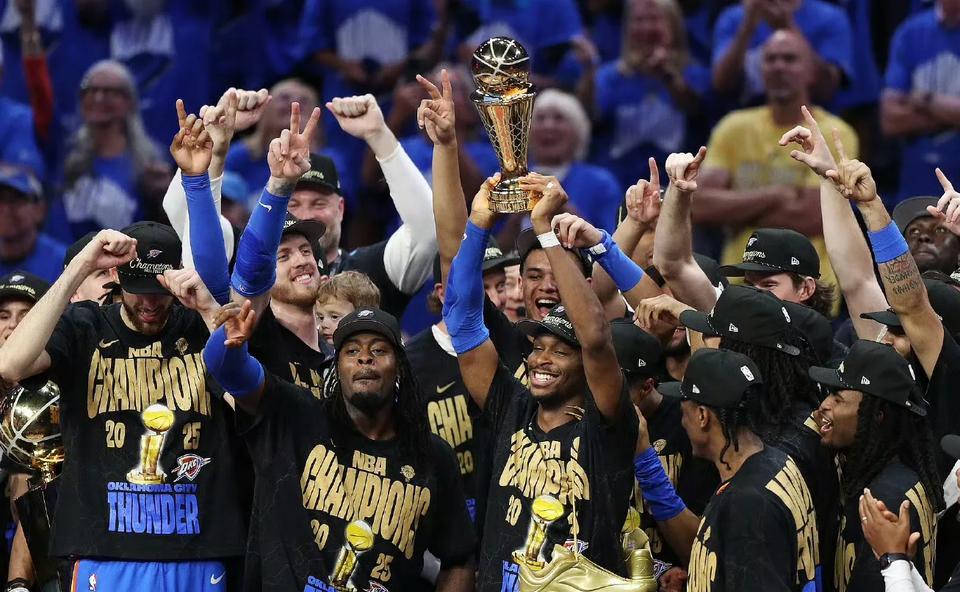 雷霆是不是十年来最弱的总冠军？首先我们祝贺雷霆和亚历山大，夺得NBA总冠军，虽