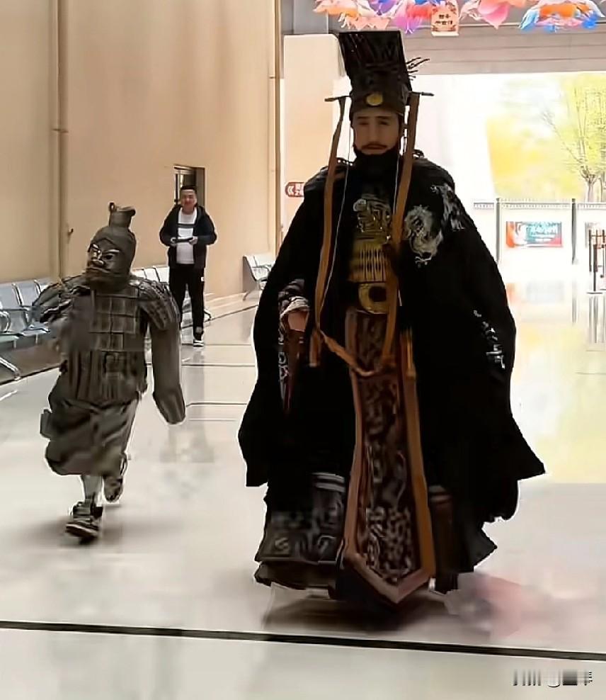 哈哈哈哈，笑不活了，新出土的机器人秦俑，活脱脱拽得跟二五八万似的，那莽撞的样子，