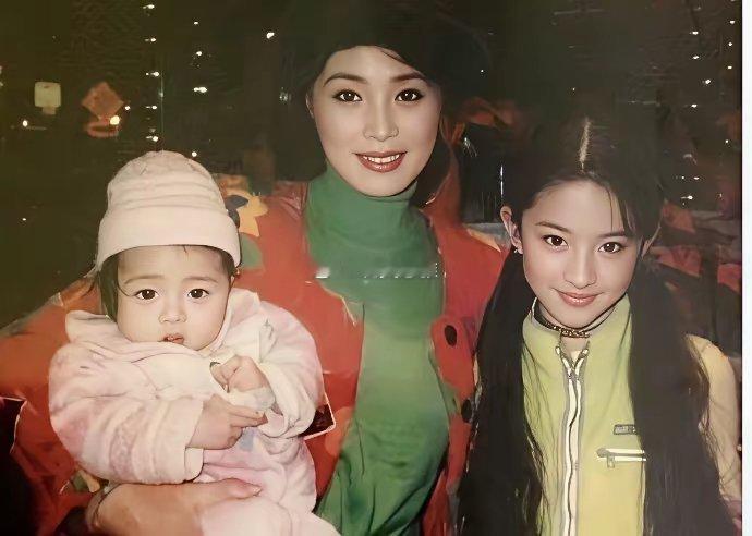 怪不得刘亦菲长得这么好看原来她的妈妈这么漂亮​​​