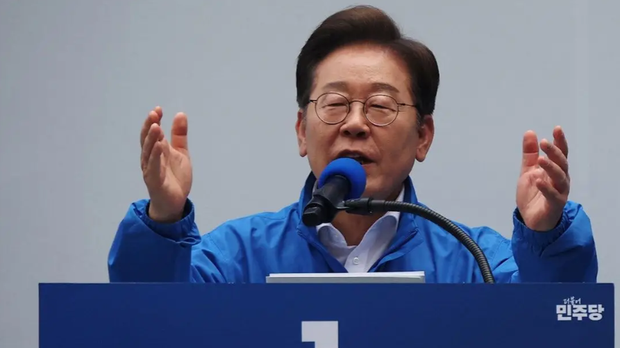《寒门总统李在明：三战终登顶，誓从财阀虎口夺食改写韩国国运！》