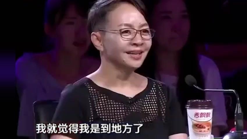 春晚主持人口误_2012春晚灵异事件是指什么