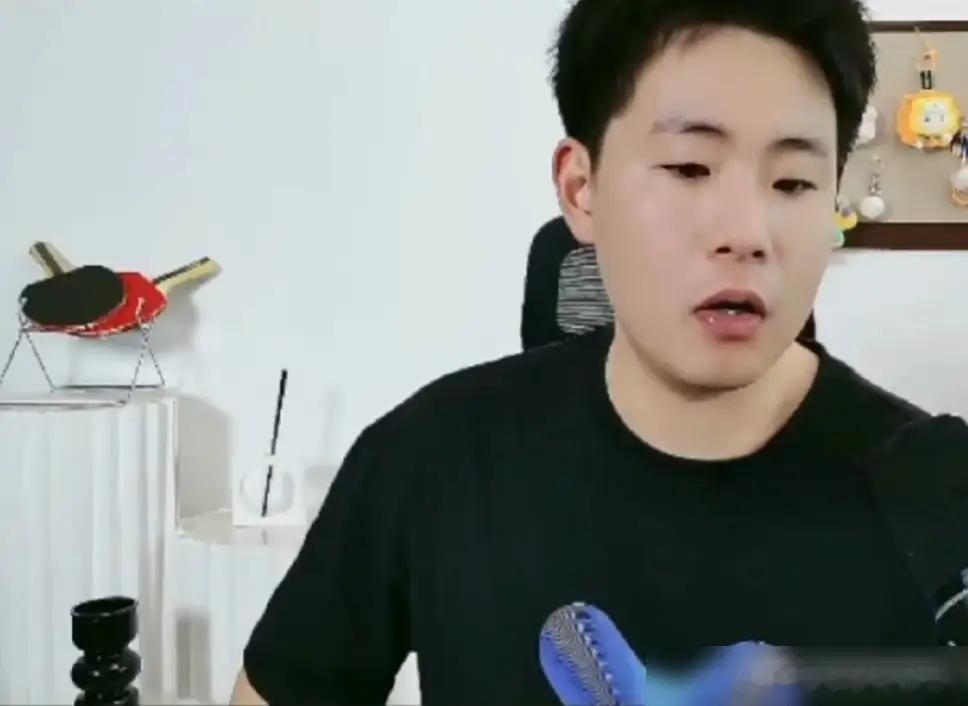 成导:黄友政乒超为什么转会？其实很简单，黄友政在魏桥没有上场的机会，小组循环