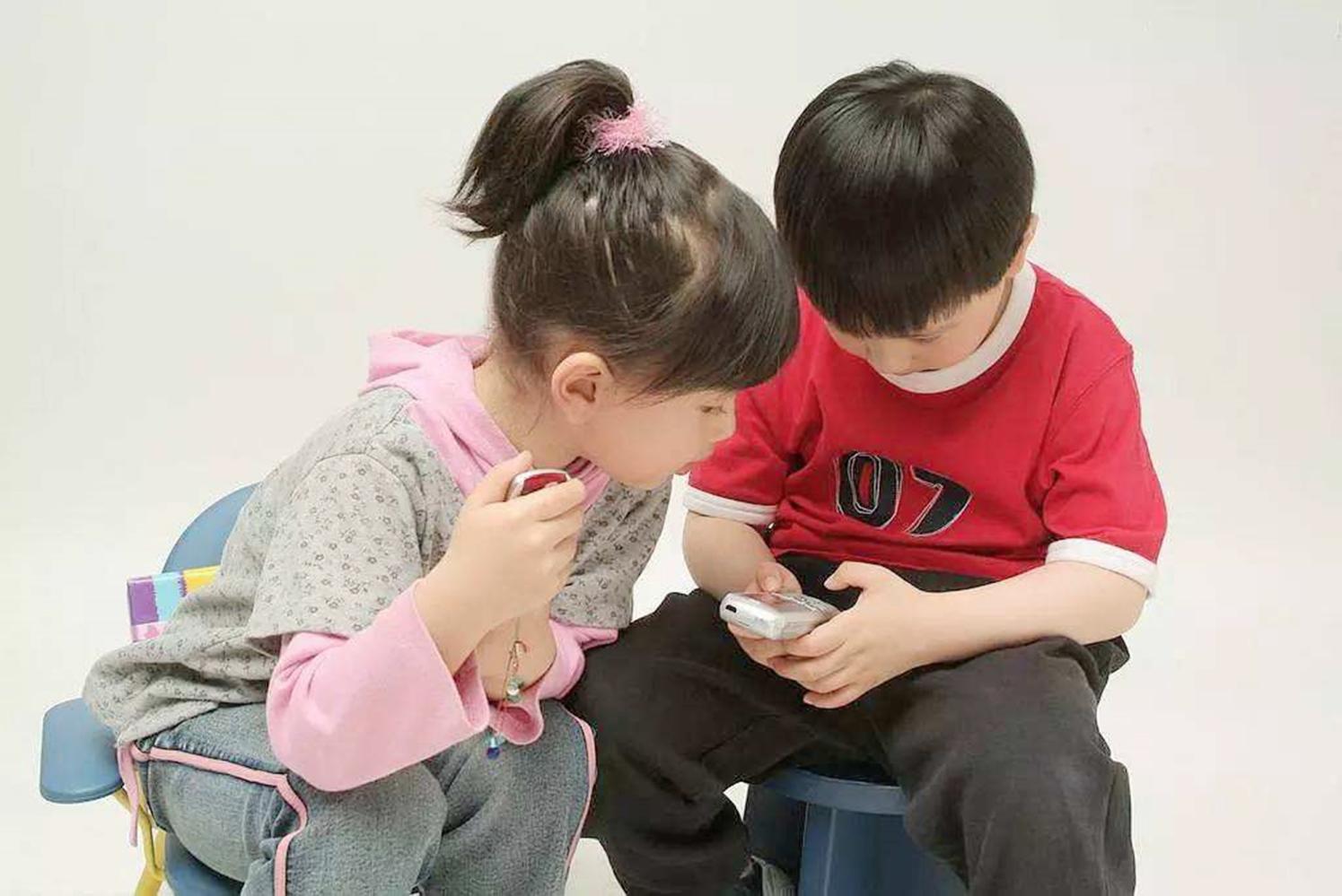 妈妈定的这个规矩, 孩子分分钟戒掉“手机瘾”, 全家都夸妈妈情商高