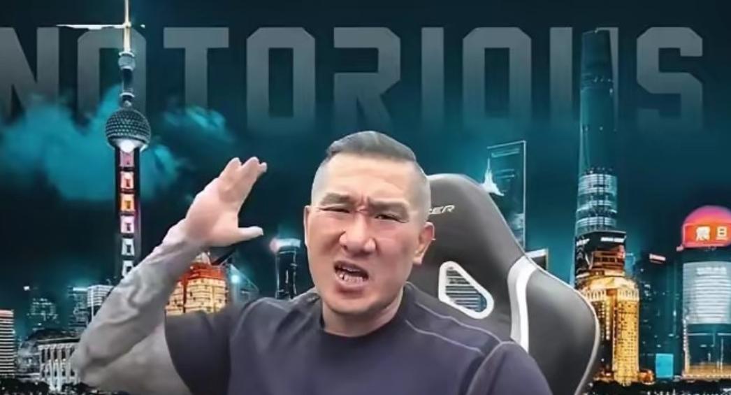 ☁为何赖清德不敢对馆长动手？馆长与赖清德对决：一次政治与网络文化的较量。