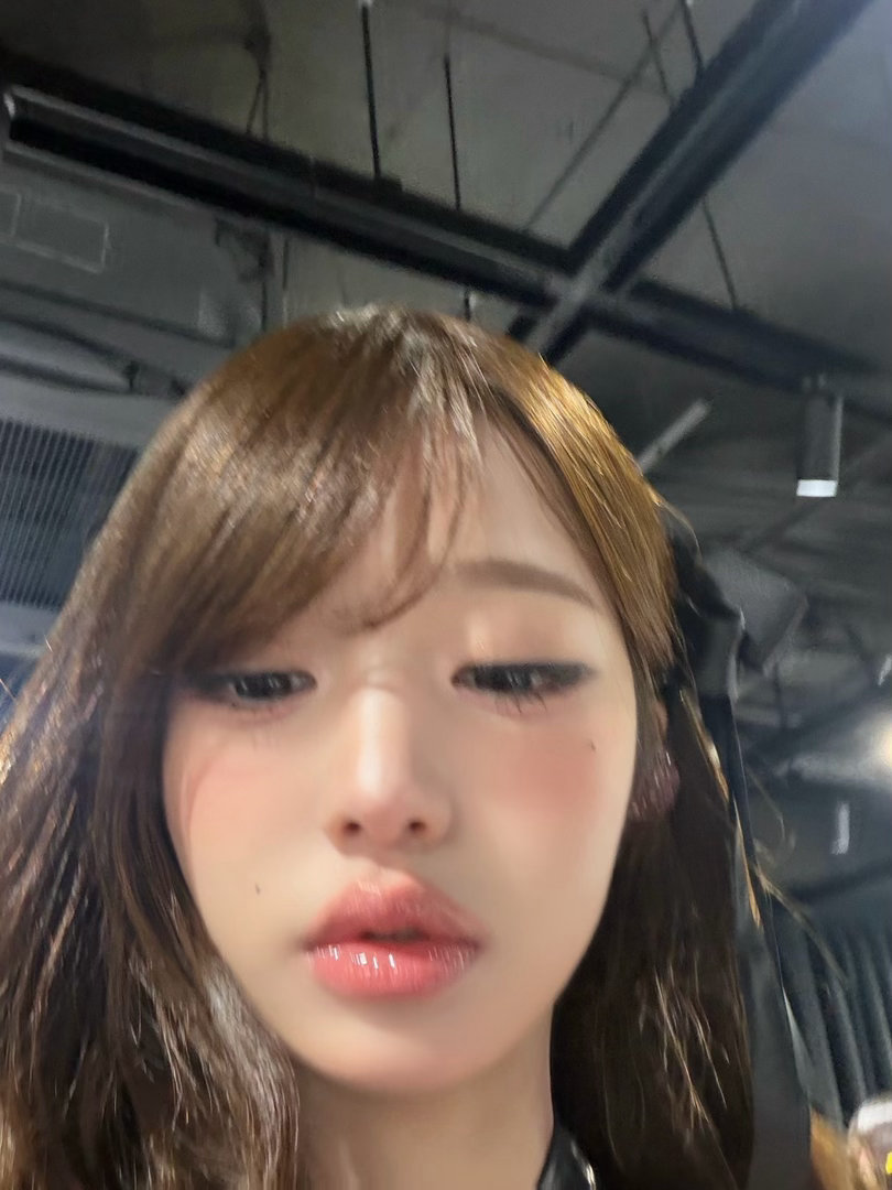 我是张元英我在查我媳妇手机看她有没有出轨