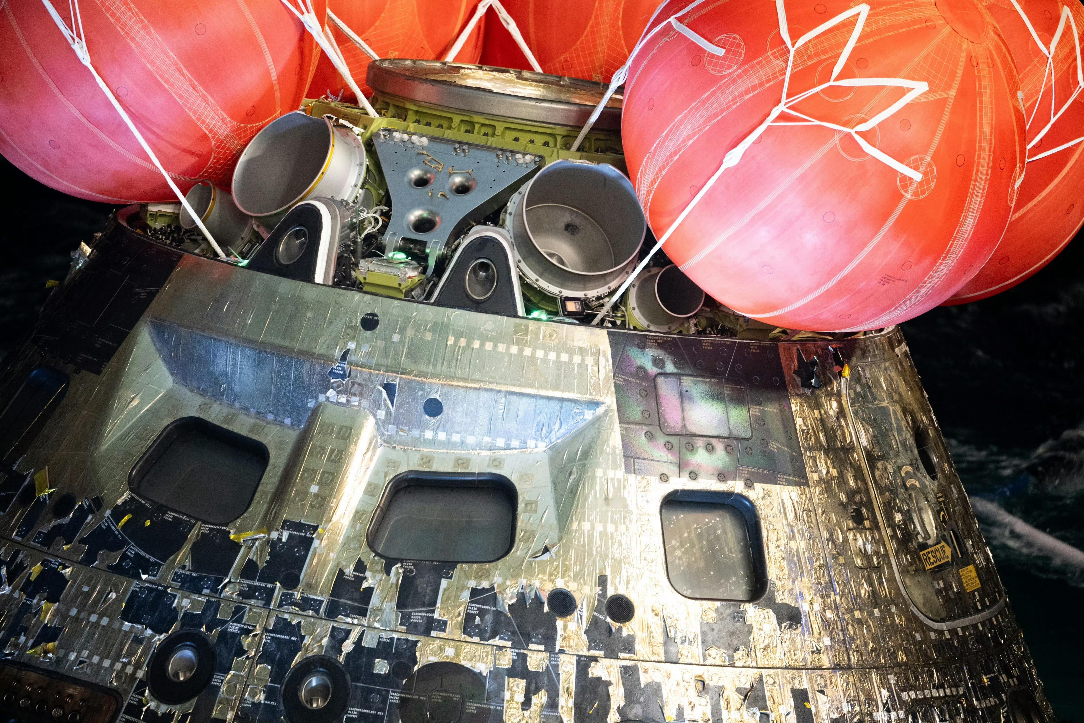 阿尔忒弥斯2号猎户座返回舱