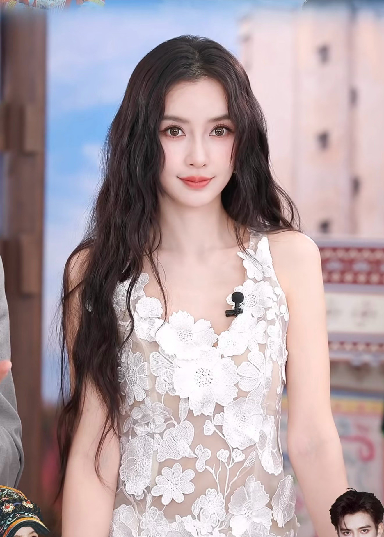 Baby今日份第二套Look元气满满！！Angelababy像是来和我结婚的