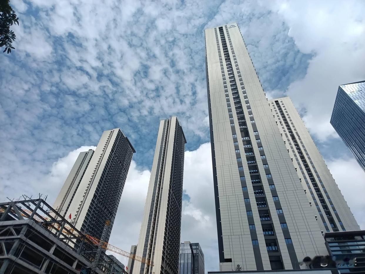 这4座城市已“留不住人”了，人均工资三四千，房价高达一两万！月薪三千八，房价两