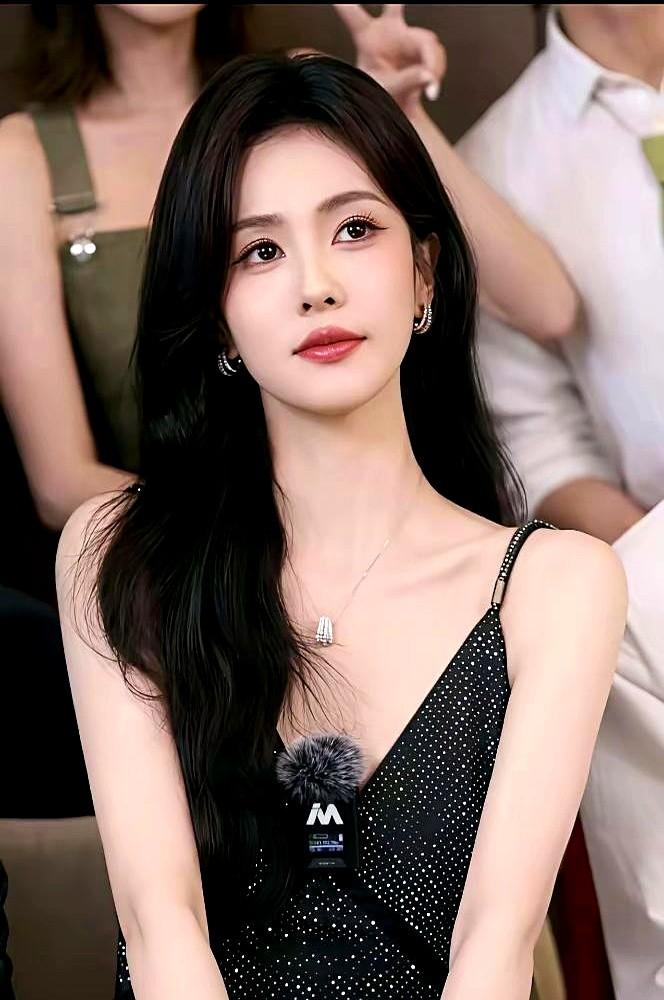 别再傻傻地信什么个人奋斗了，真相是，有人在你上牌桌前，就替你押上了全部身家。