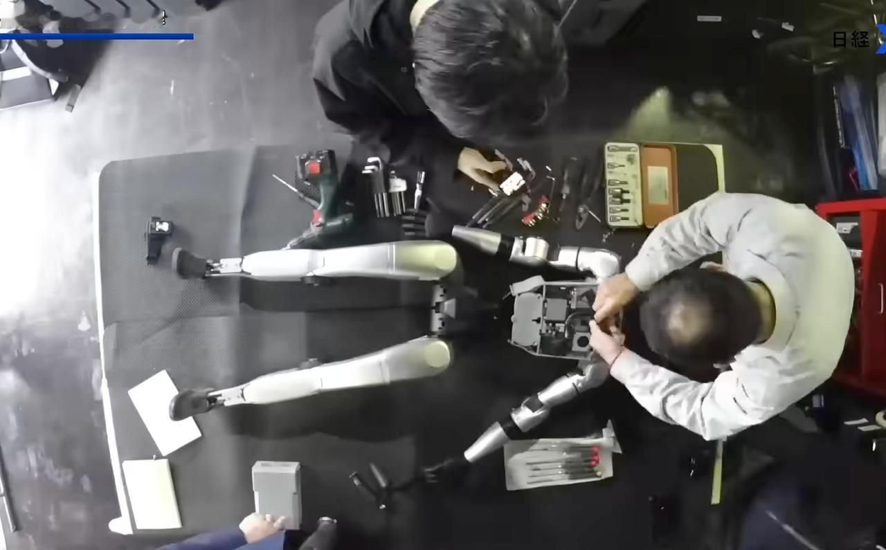 向中国人投降！日本专家原本想从宇树G1里找出中国机器人的软肋，没想到越拆越发现