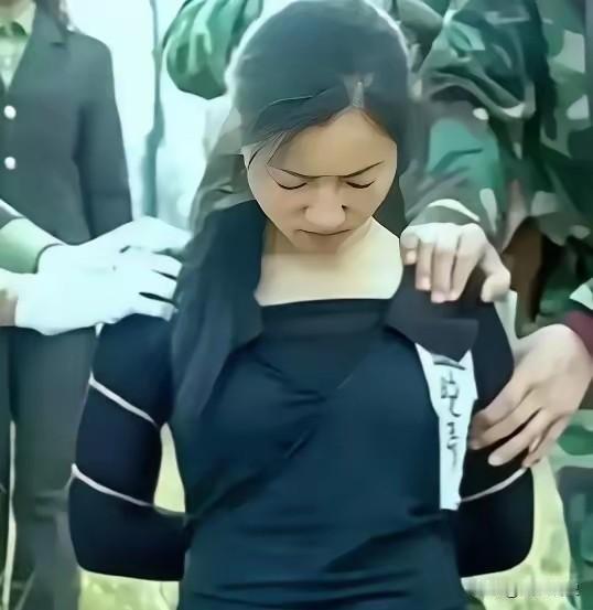 1994年26岁女孩临刑失禁，一生悲剧警醒所有人：最傻的忠诚，害惨自己19